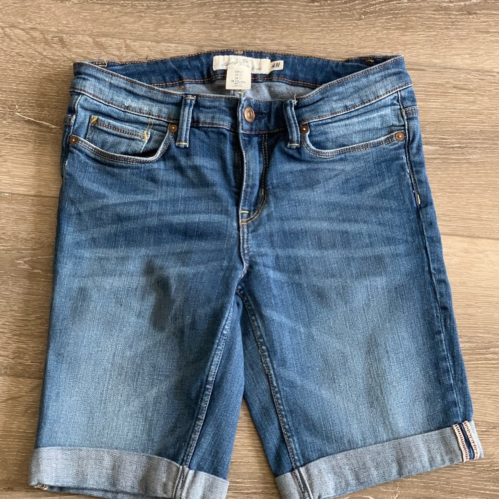 H&M Blue Rolled-Cuff Denim Bermuda Shorts size 27